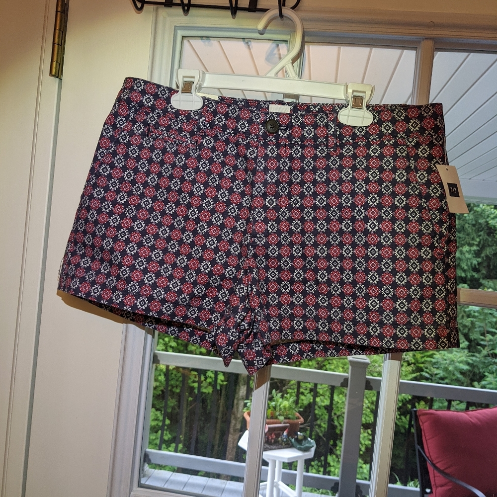 Gap Mid-Rise Summer Short